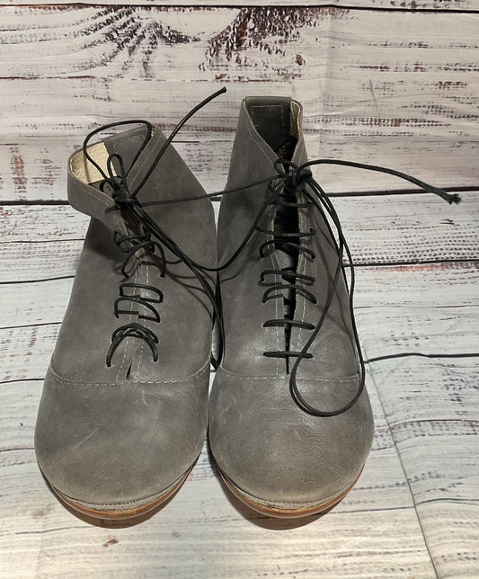 Ele Handmade Leather Ankle Length Flats Gray 8.5