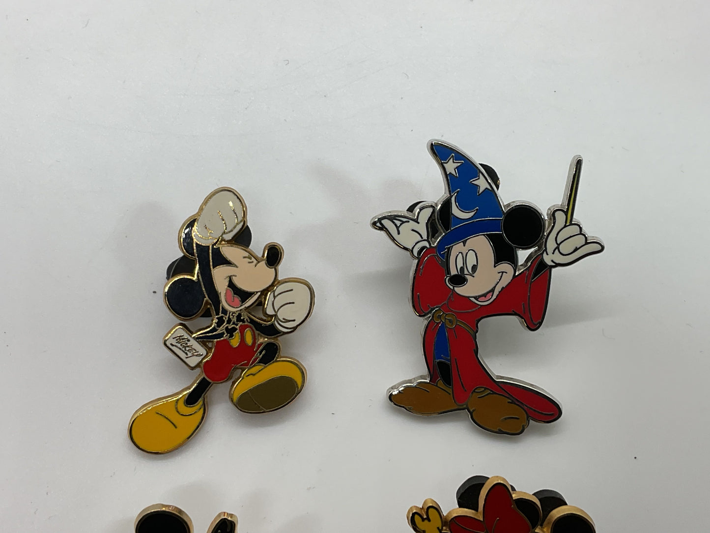 Set of 4 DISNEY Mickey & Minnie Mouse Collectible Pins