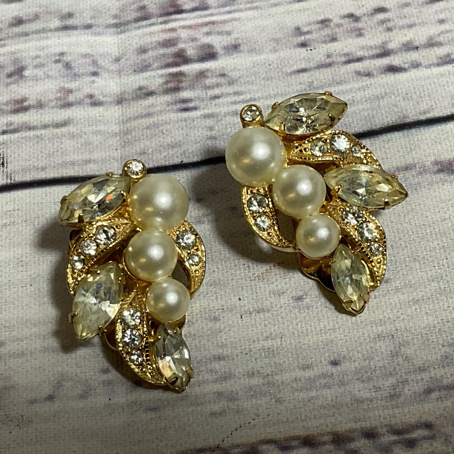 VTG. EISENBERG ICE Gold Tone Faux Pearl & Rhinestone Earrings- 1.25"
