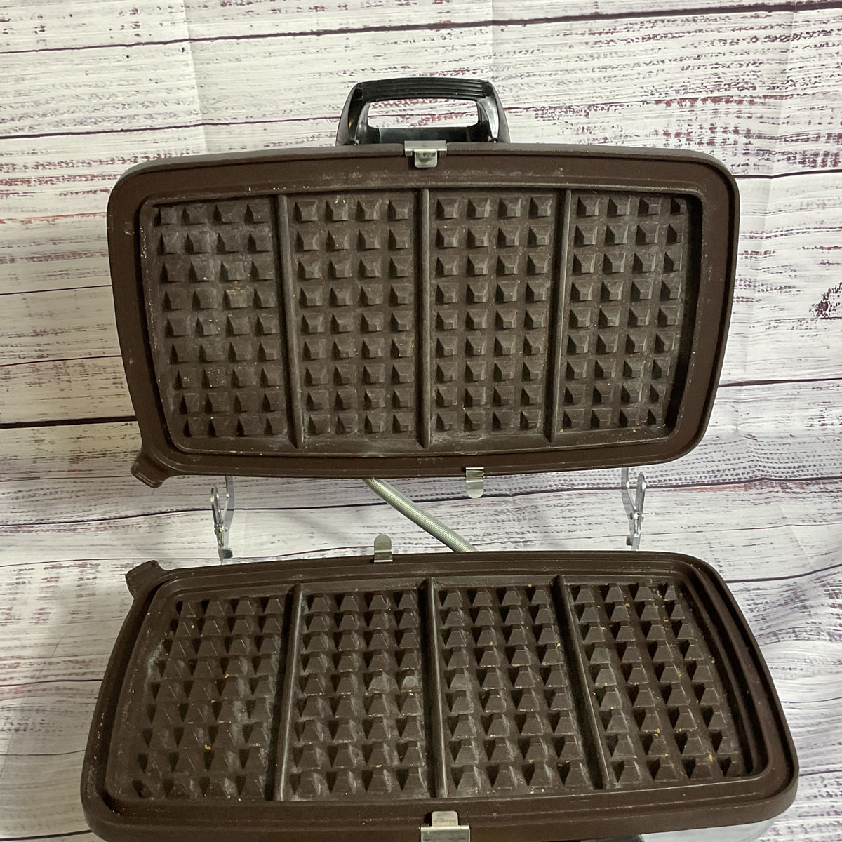 VTG. GENERAL ELECTRIC Automatic Grill Waffle Baker- WORKS GREAT!!!