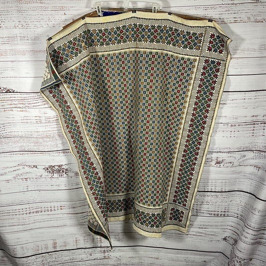 Vintage Knit Reversible Multicolor Floral 48" Tablecloth