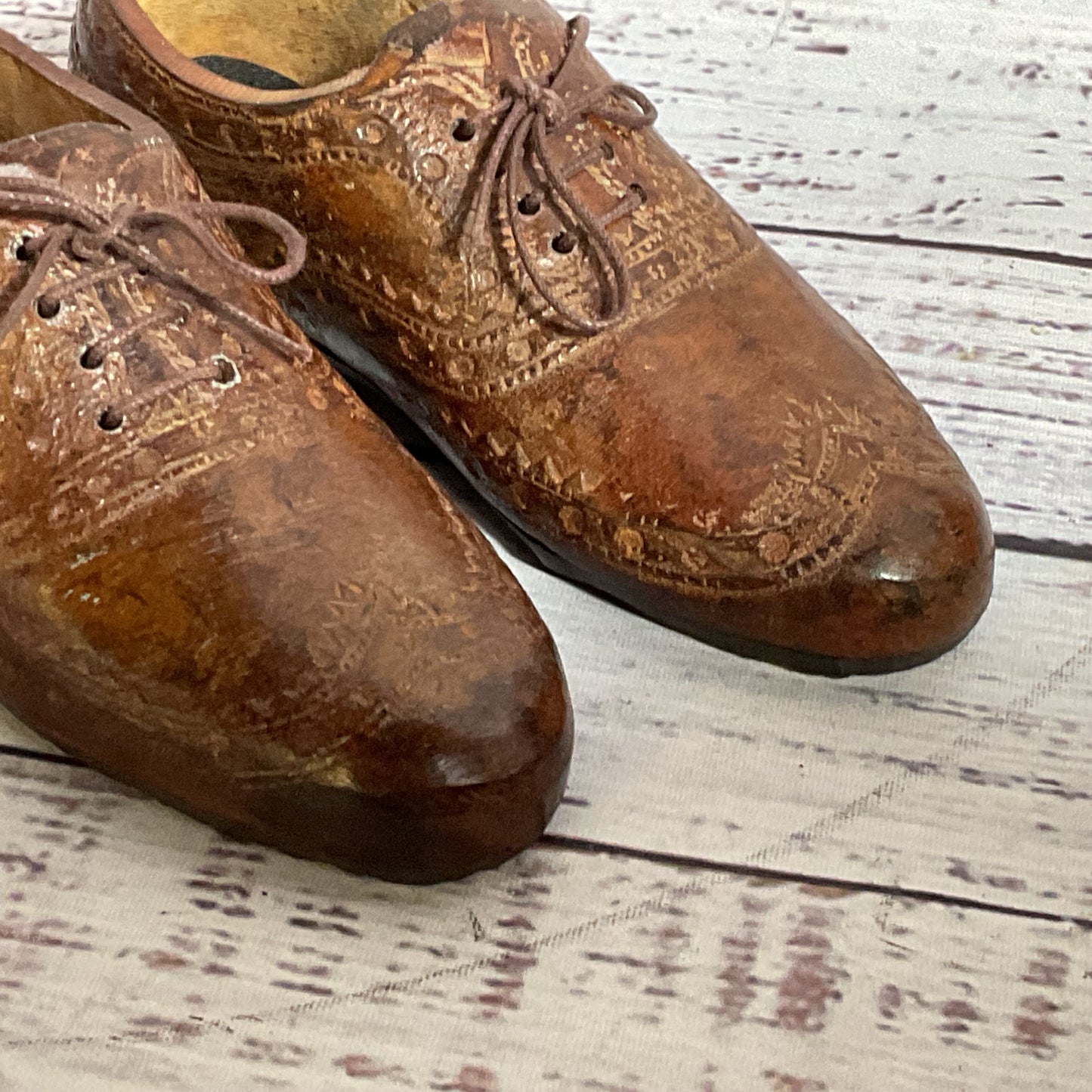 TWO'S COMPANY Brown Wingtip Shoe Figurines- 5.25"