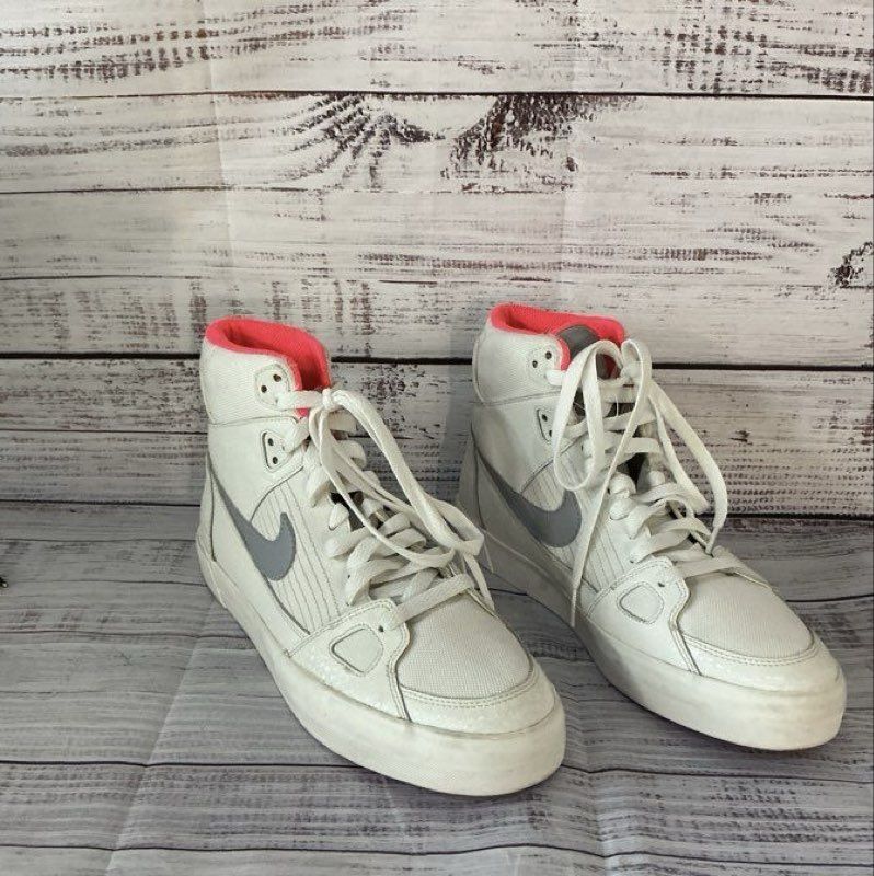 Men's Nike Air High-Top White Sneaker Size 9