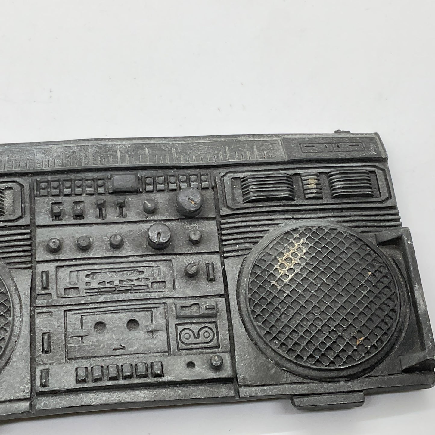 VTG. FAMOUSE STARS and STRAPS Travis Barker Pewter Radio Boombox Belt Buckle