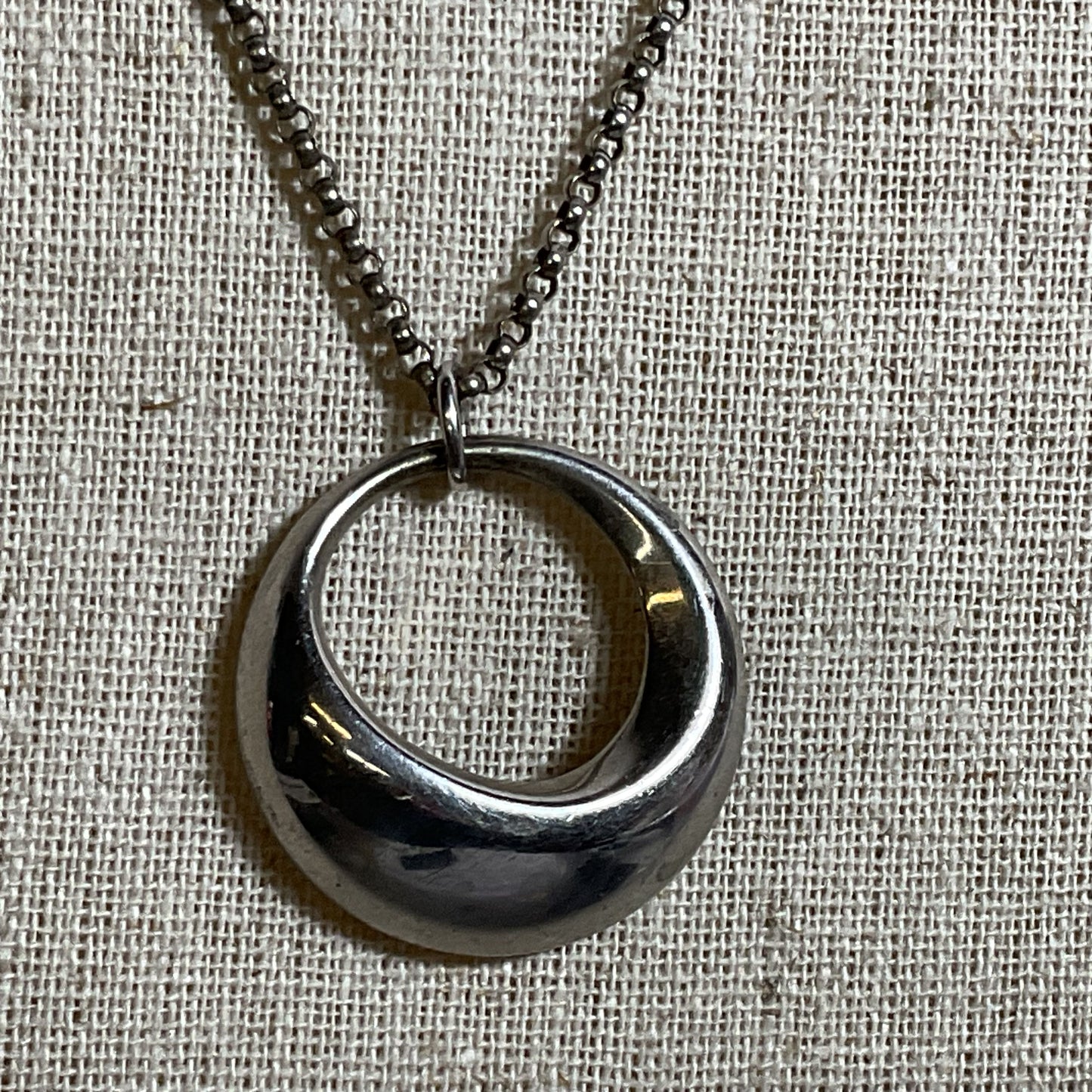 NAMBE Sterling Silver Circle Pendant 18" Rolo Chain Necklace- 14.55g