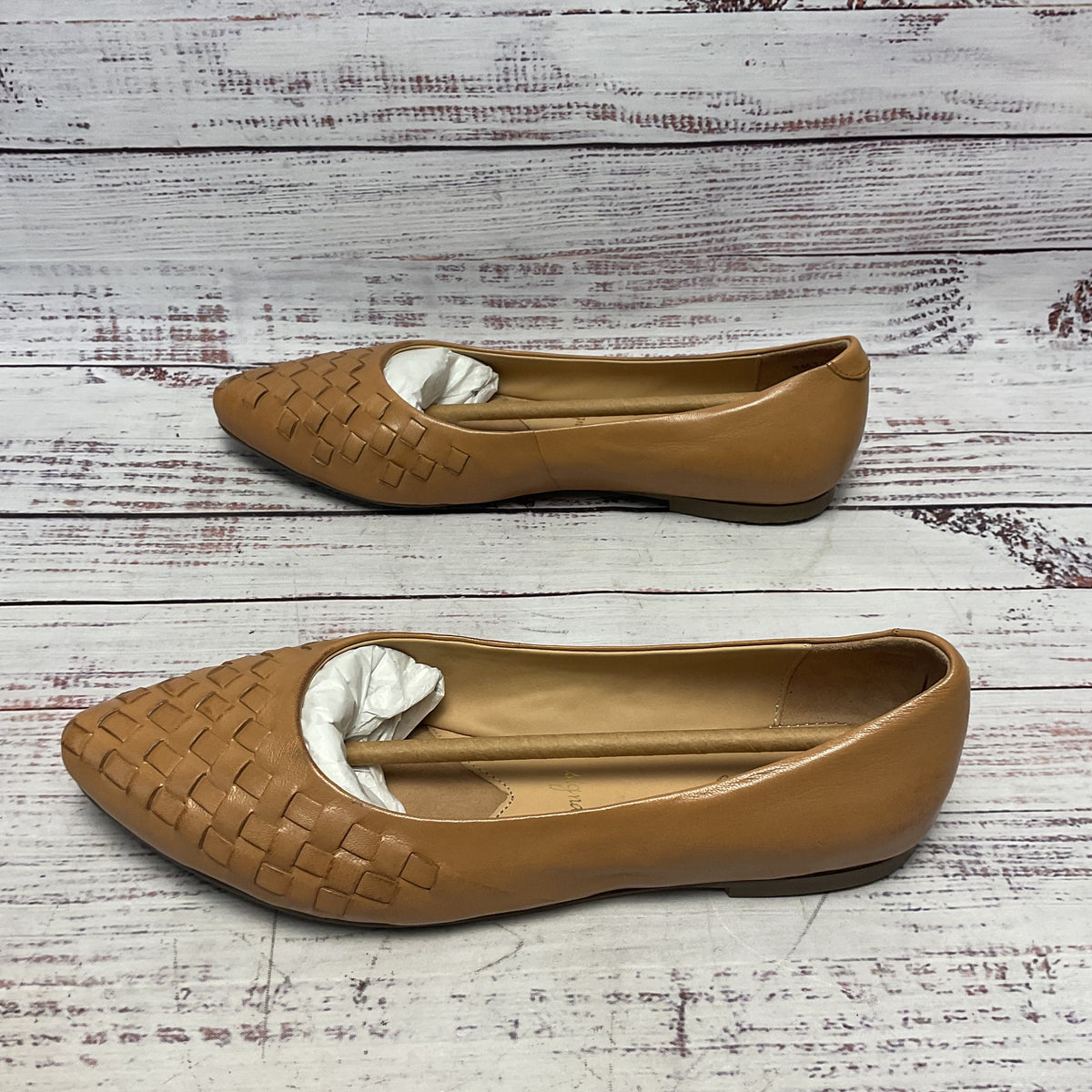 Trotters Beige Estee Woven Tan Slip On Flats Women Size 9 New W/ Box
