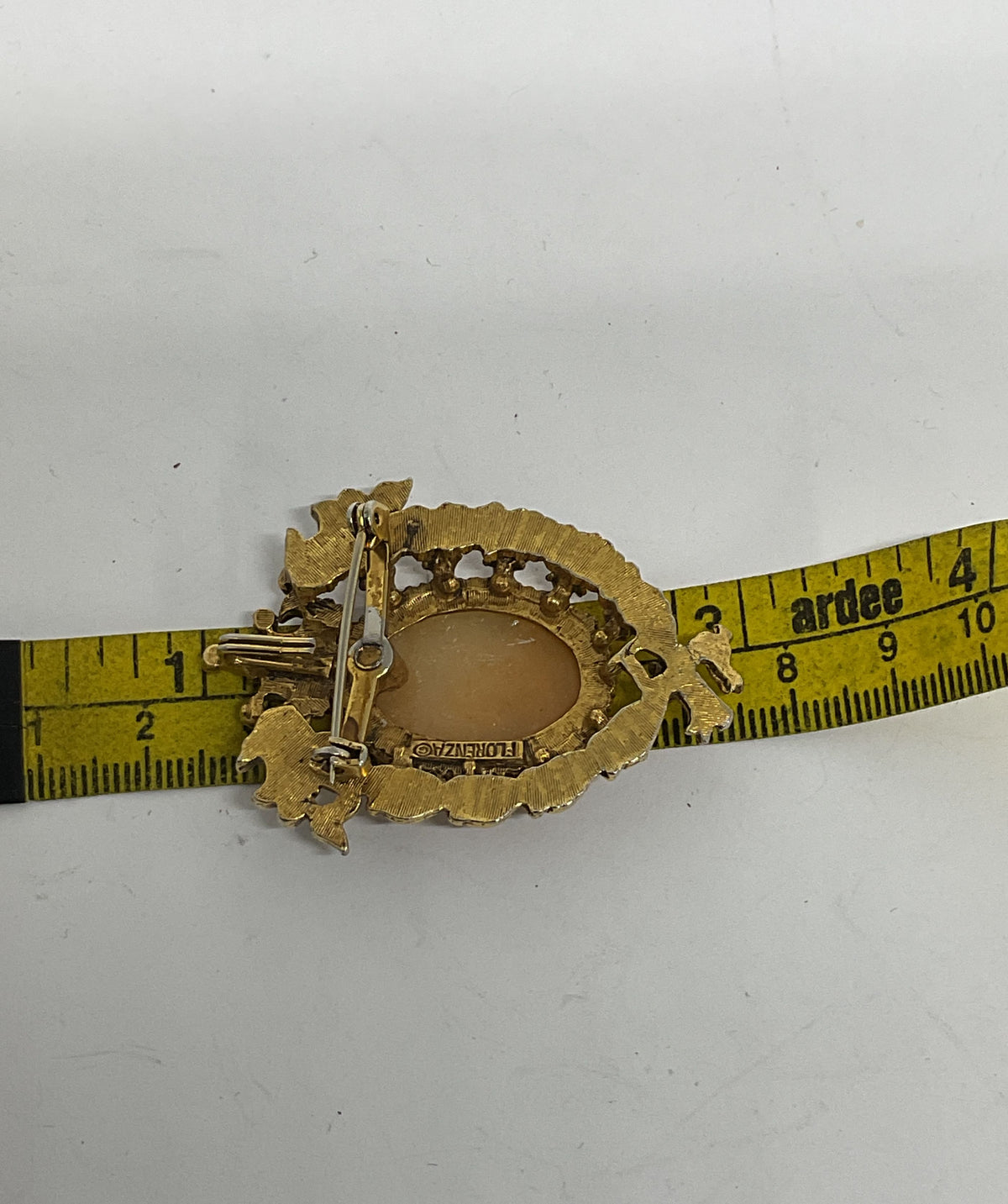 FLORENZA Gold Tone Vintage Cameo Brooch