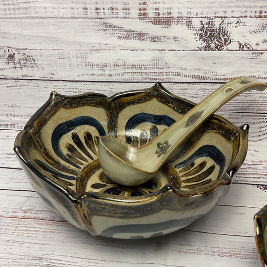 Ken Edwards Mexico Lotus 2 Bowls 12" 7.5" Ladel Ceramic