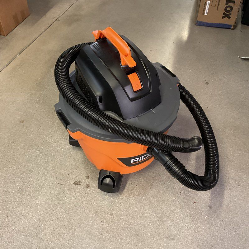 Ridgid 9 Gallon Wet/Dry Shop Vacuum w/ Attachments