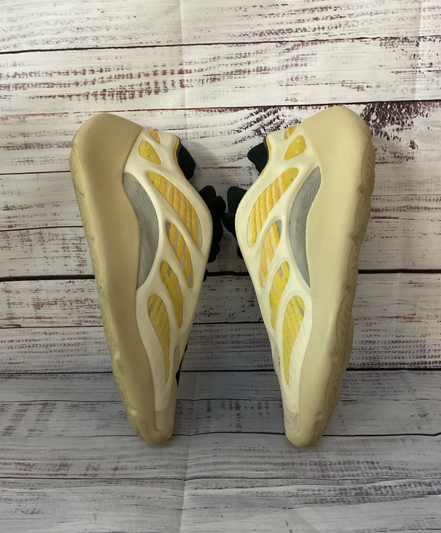 Adidas Yeezy 700 V3 Azael Beige Athletic Shoes Men 6.5
