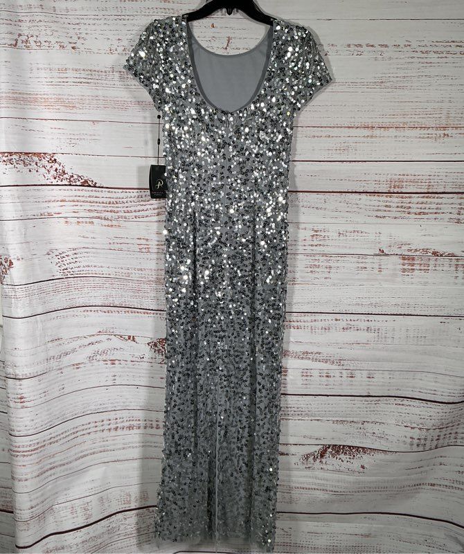 NWT Adrianna Papell Beaded Mesh Long Dress in Silver Size 2 Retail $329