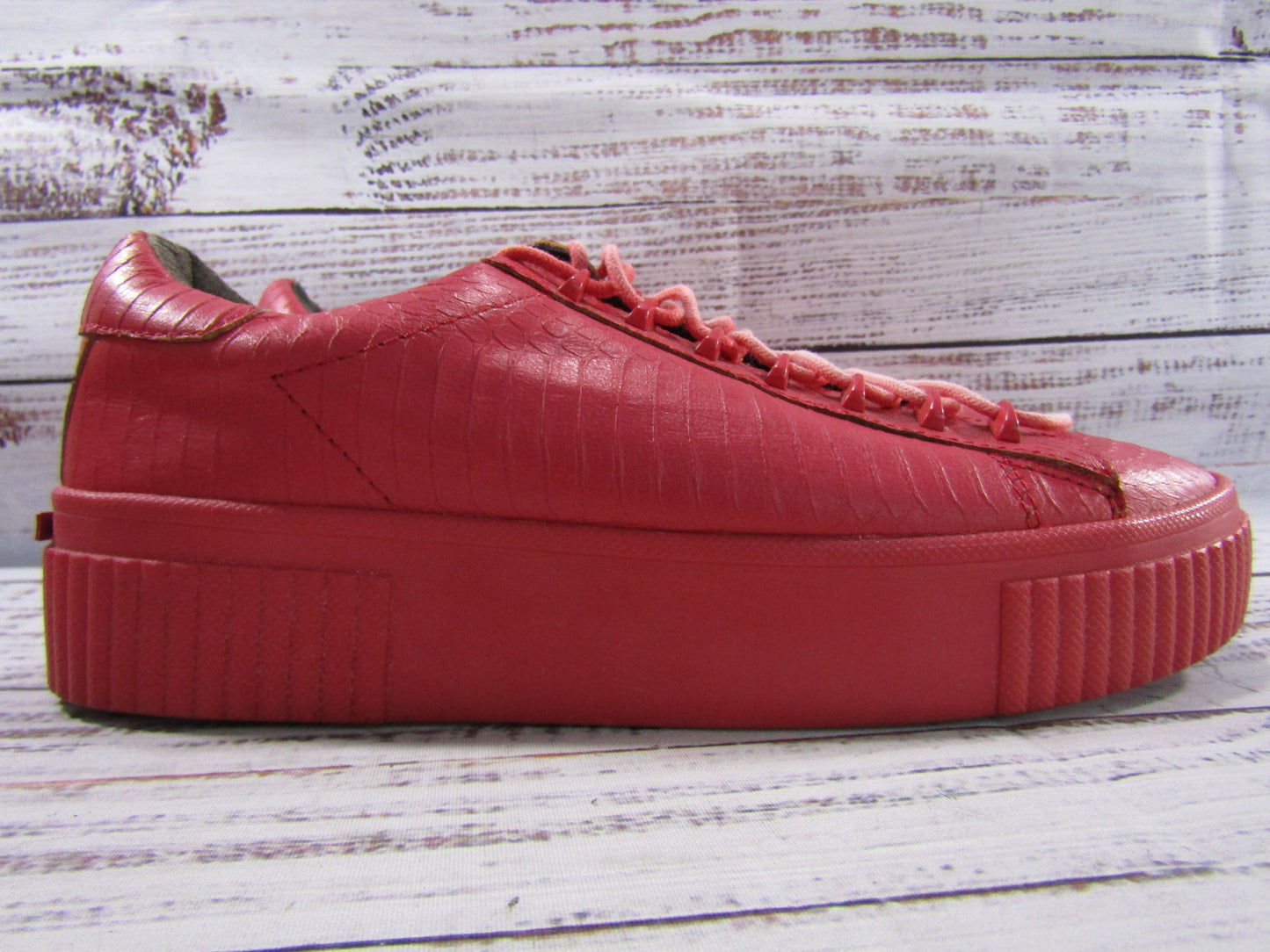 Kendall + Kylie Reese Women's Red Embossed Leather Platform Sneakers Size 7