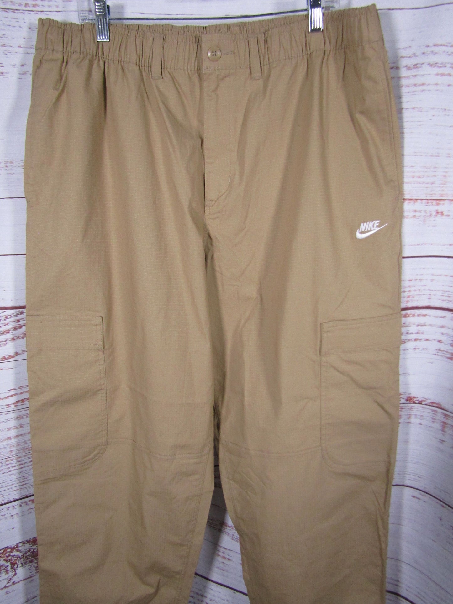 Nike Sportswear Club Men's Parachute Beige Woven Cargo Pants Size XL HV1433-297