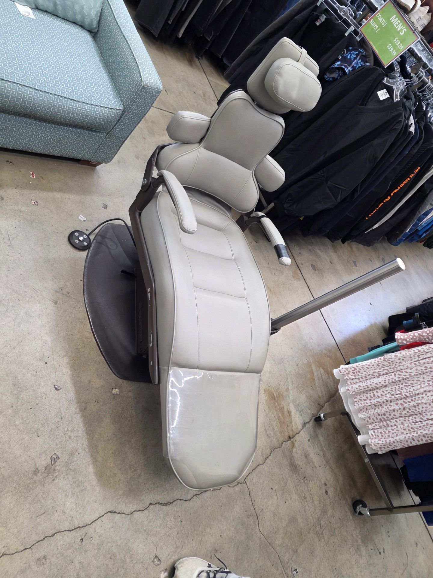 COACHMAN Dentist Examining Chair- WORKS GREAT!!!