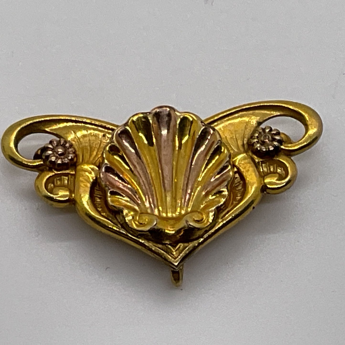 VTG./ANTIQUE 2 Tone Art Deco Style Shell Brooch-1.25"
