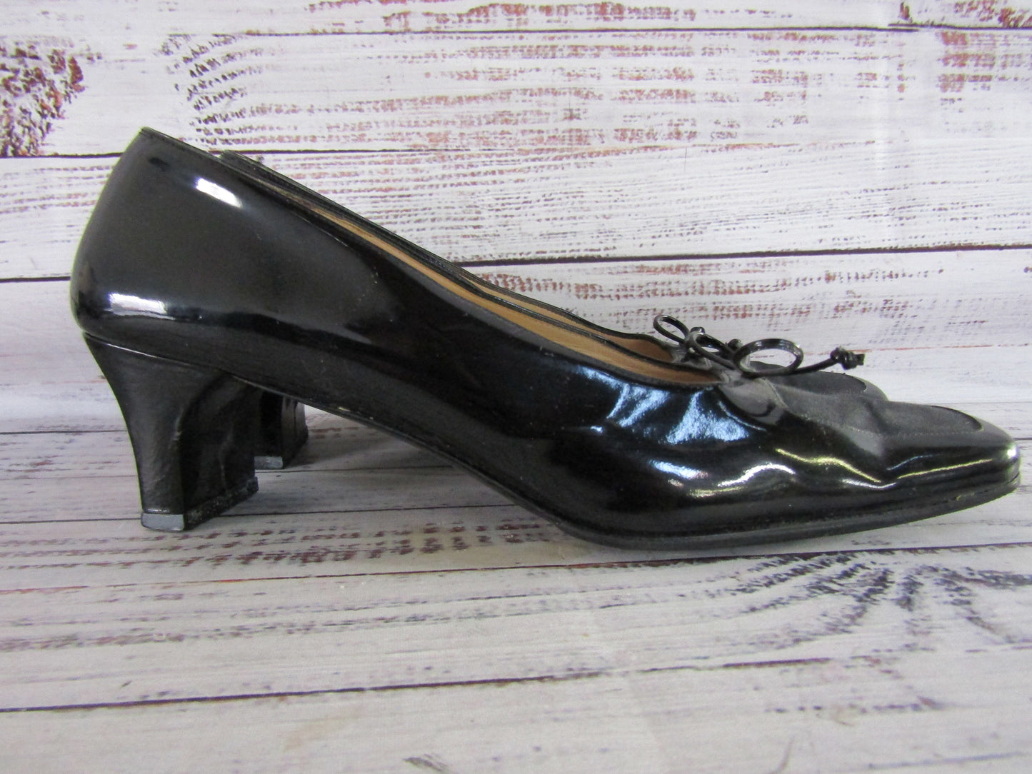 Salvatore Ferragamo Women's Black Leather Pumps Size 9.5 AAA Made in Italy