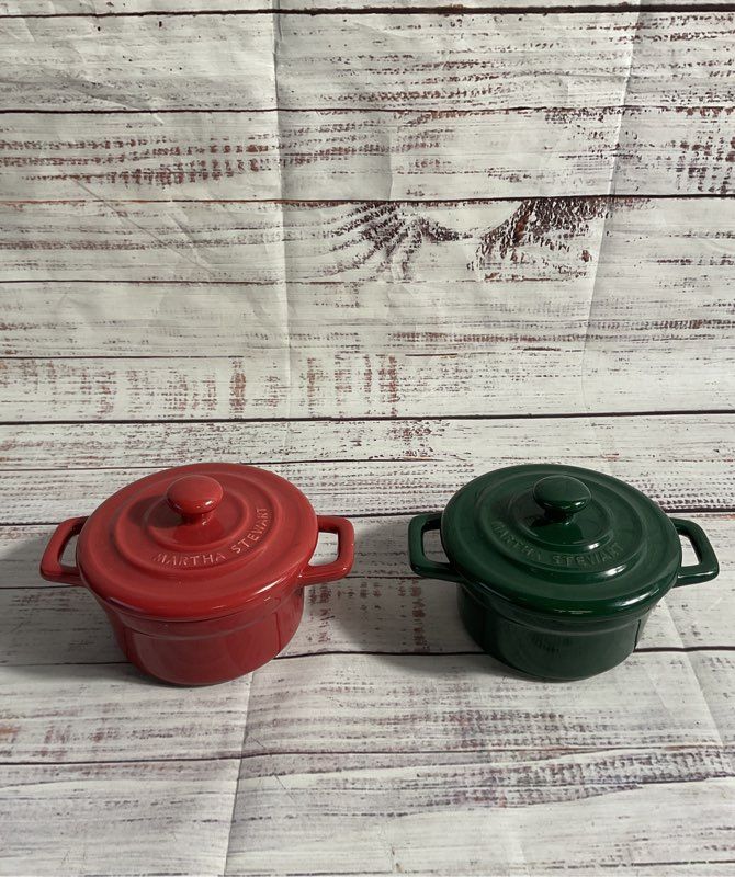 2 Martha Stewart Collection Red & Green Double Handle Round Dutch Oven Pots