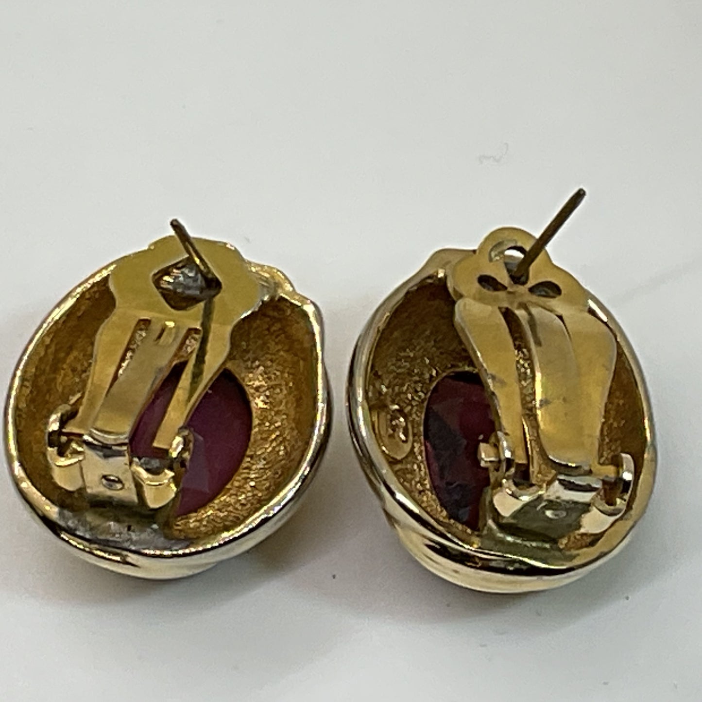 VTG. Signed "R" Gold Tone Purple Rhinestone Earrings
