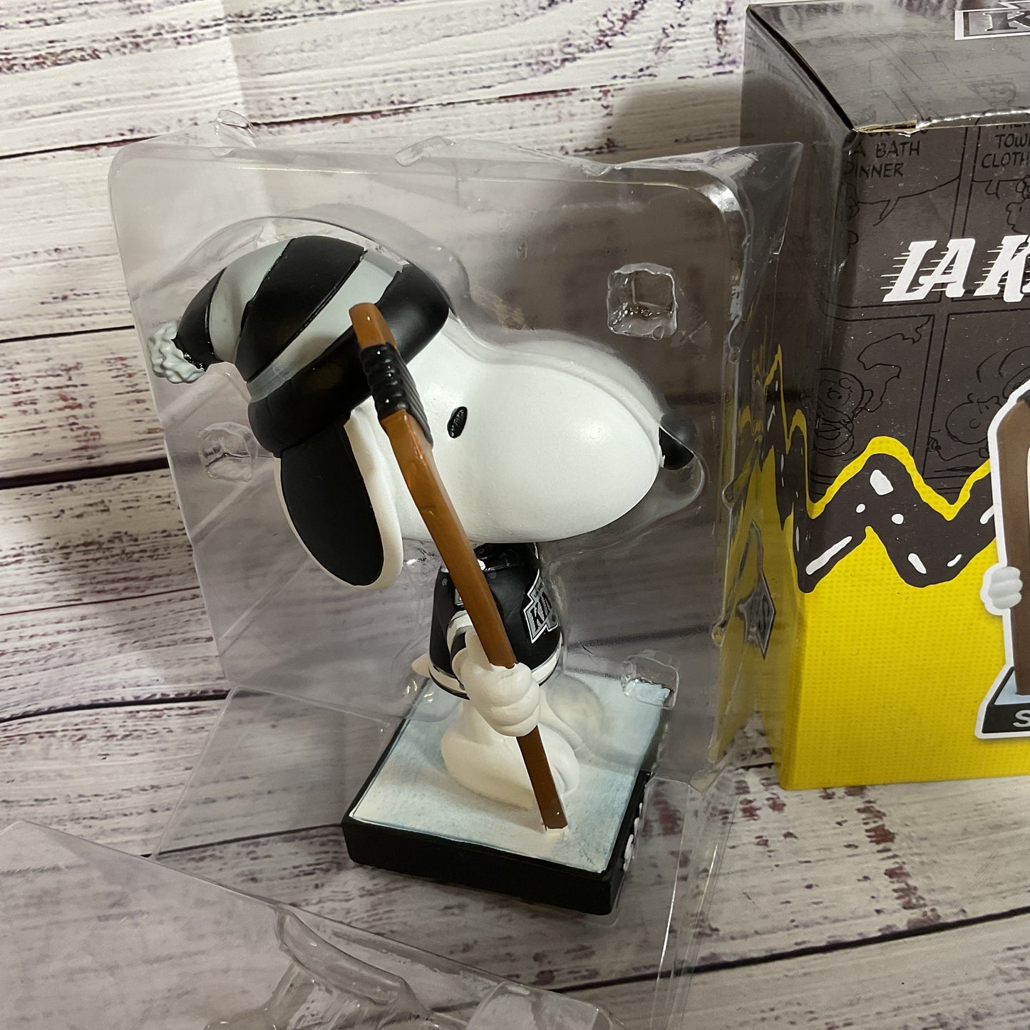 2026 LA Kings Peanuts Snoopy Bobblehead Giveaway SGA (2 OF 2)
