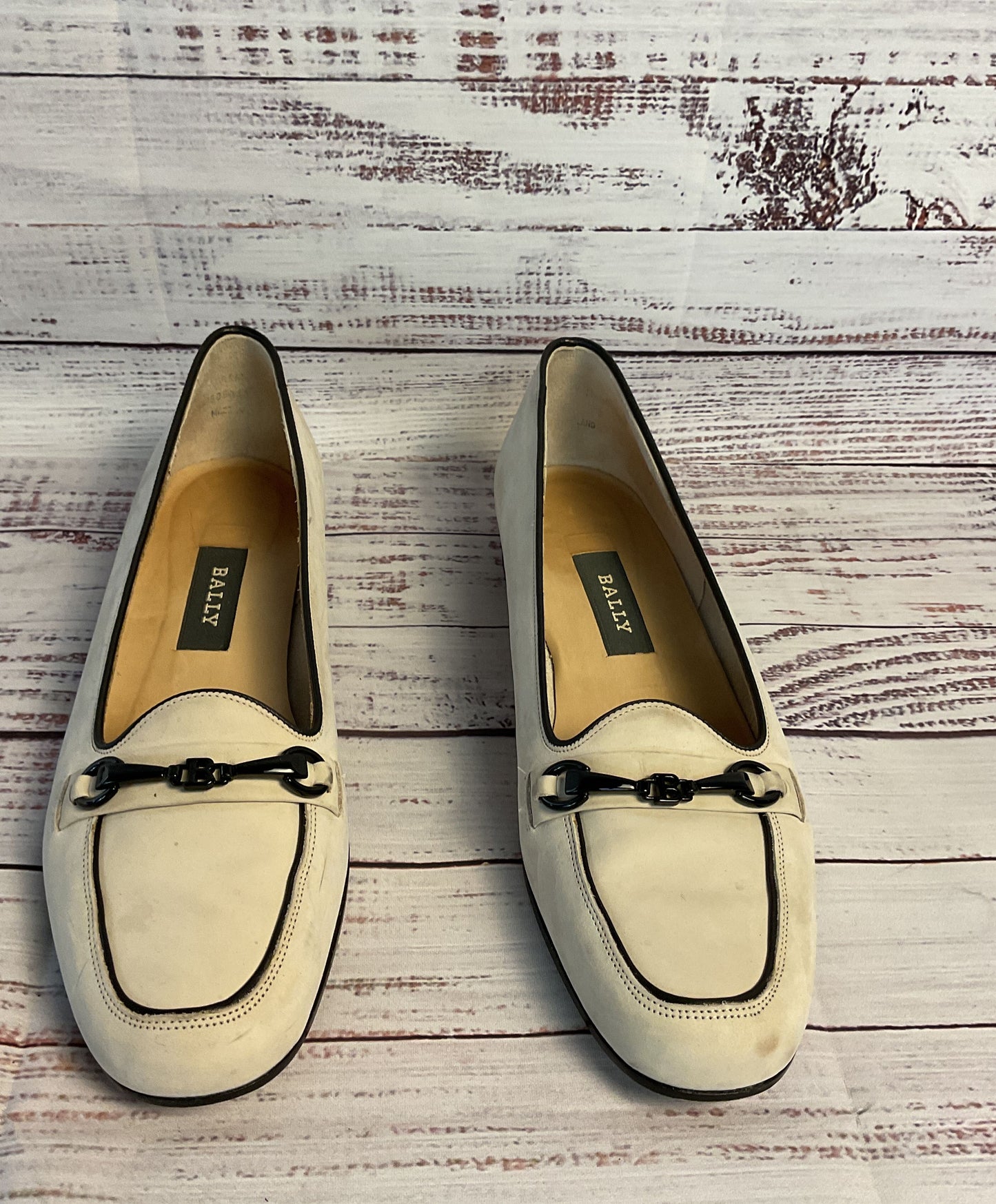 Women's Bally Off White Loafer Flat Size 8