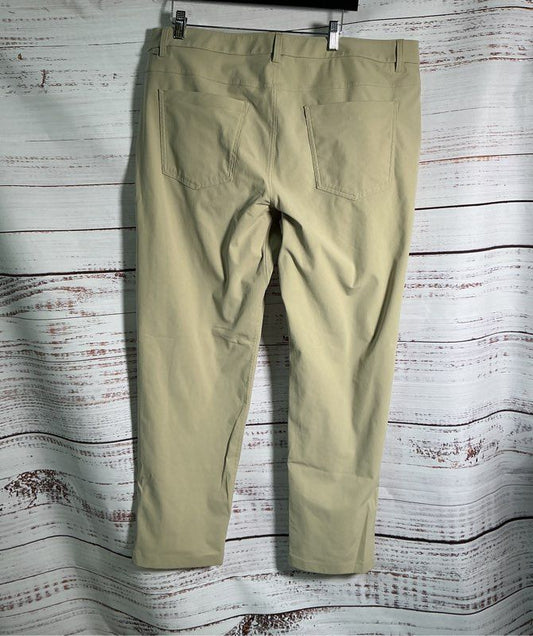 Men's Lululemon Beige Pants Size 38