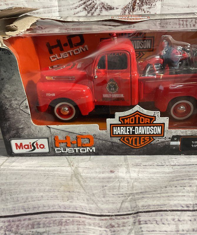 Maisto Harley Davidson 1:24 1948 Ford F1 Pickup /1936 El Knucklehead Motorcycle