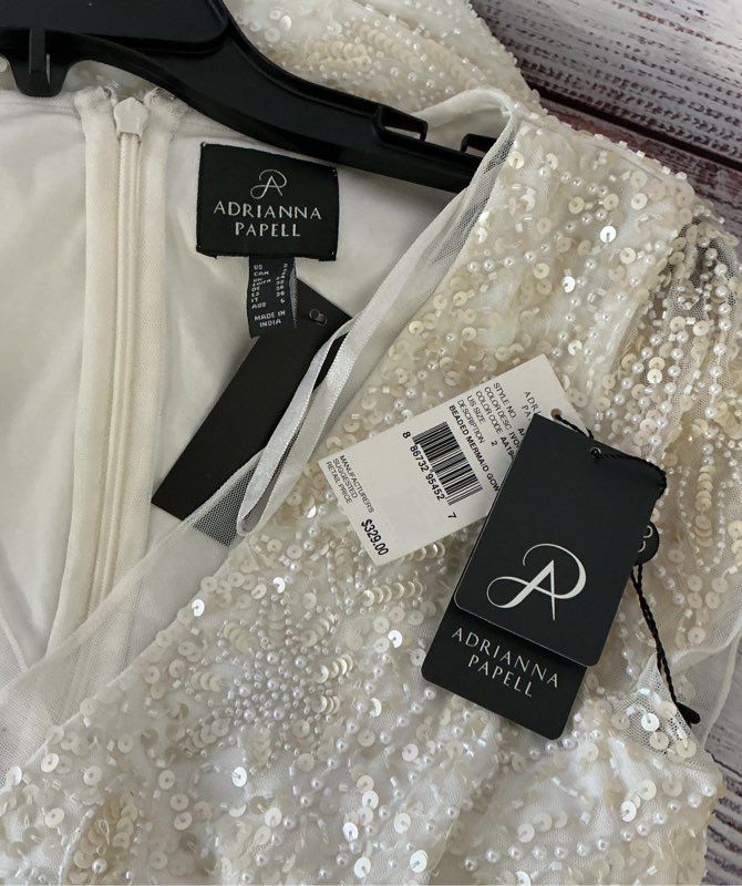 NWT Women's Adrianna Papell Ivory Beaded Mermaid Gown Size 2 Retail $329