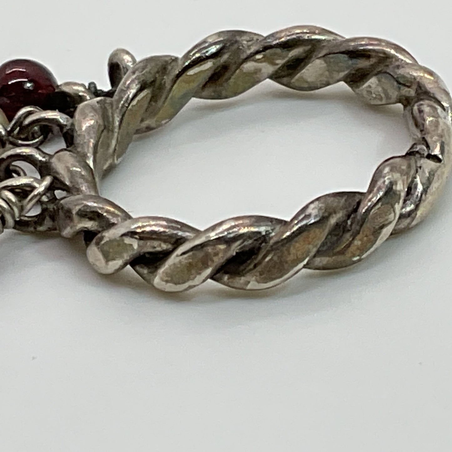 VTG. Sterling Silver Dangle Garnet & Pearl Twisted SZ 7.75 Ring- 6.0g