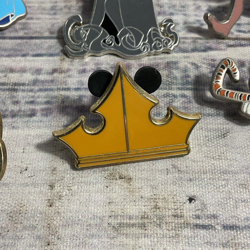 Set Of 6 Disney Collectible Pins DLR Magical Mystery Mowgli Hades Alice Pluto