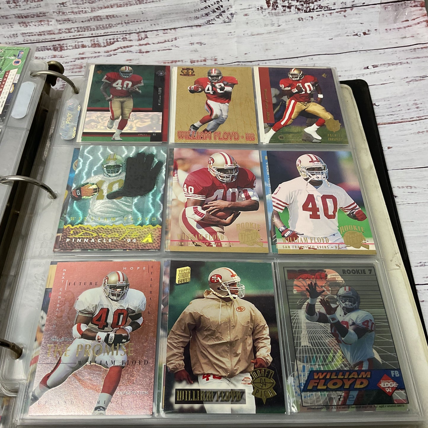 NFL Mixed Football Trading Card Lot ~940 Cards 4 Binders