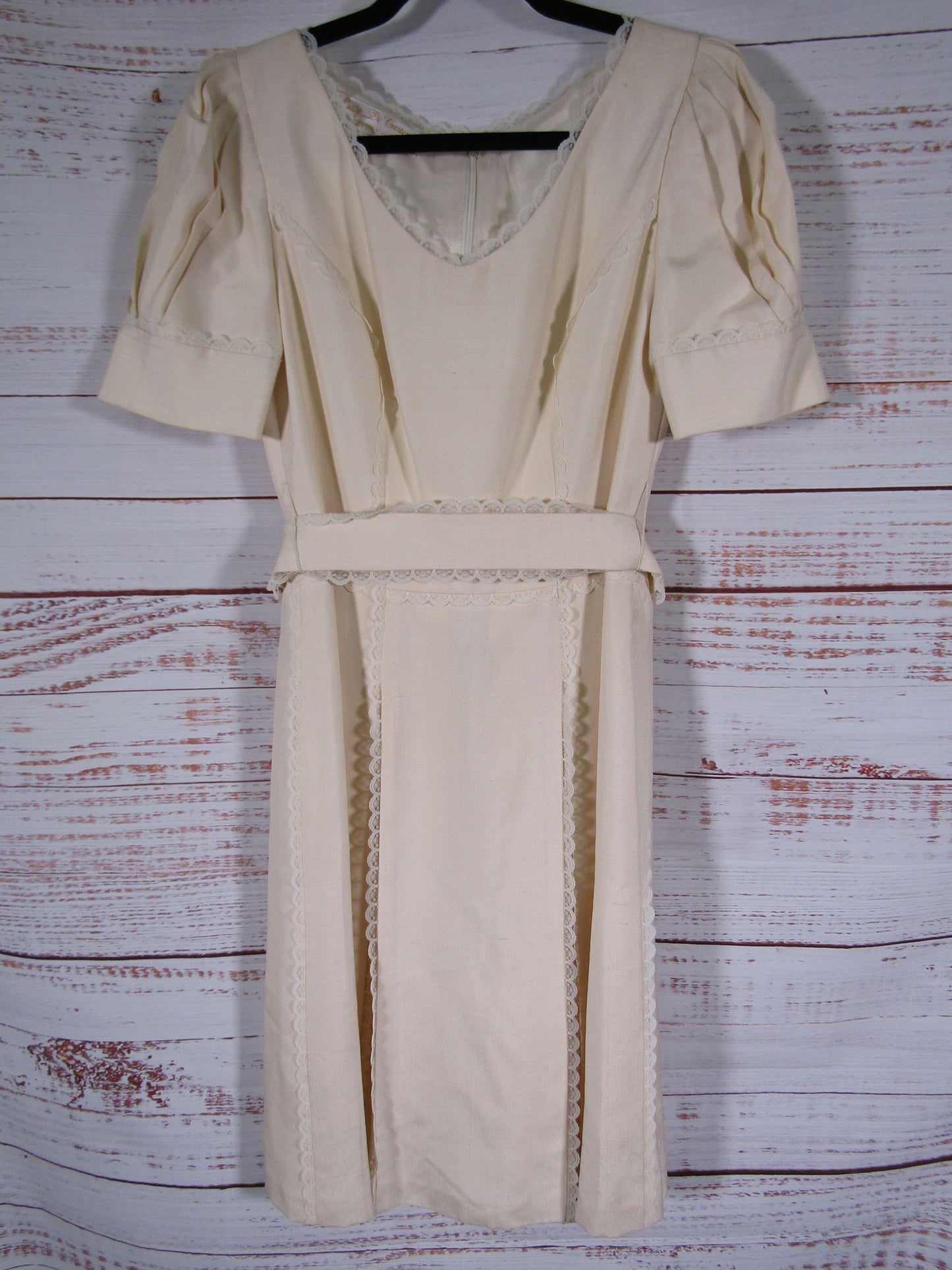Lucy De Castenou Women's Ivory Lace Detail Short Sleeve Dress Size 8