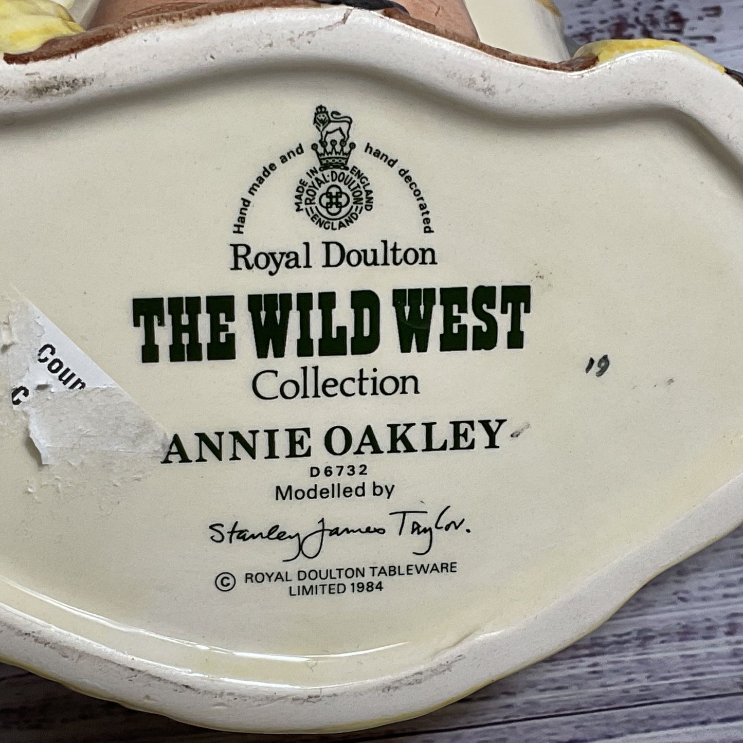VTG. 1984 ROYAL DOULTON The Wild West ANNIE OAKLEY Mug- 5.5"
