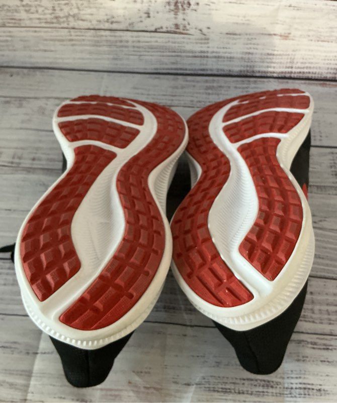 Men's Nike Downshifter 11 Bred Black W/red Sneakers Size 9.5