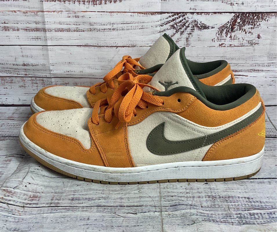 Air Jordan 1 Low SE Sneakers Light Curry 11