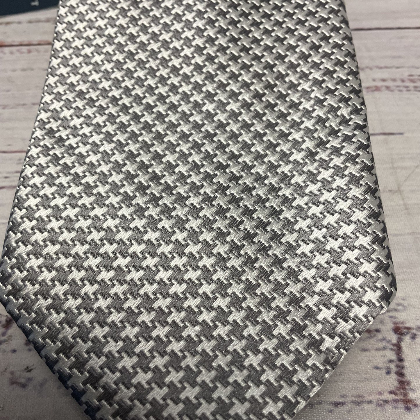 Charles Tyrwhitt Silver Grey Puppytooth Silk Neck Tie - Size 58"