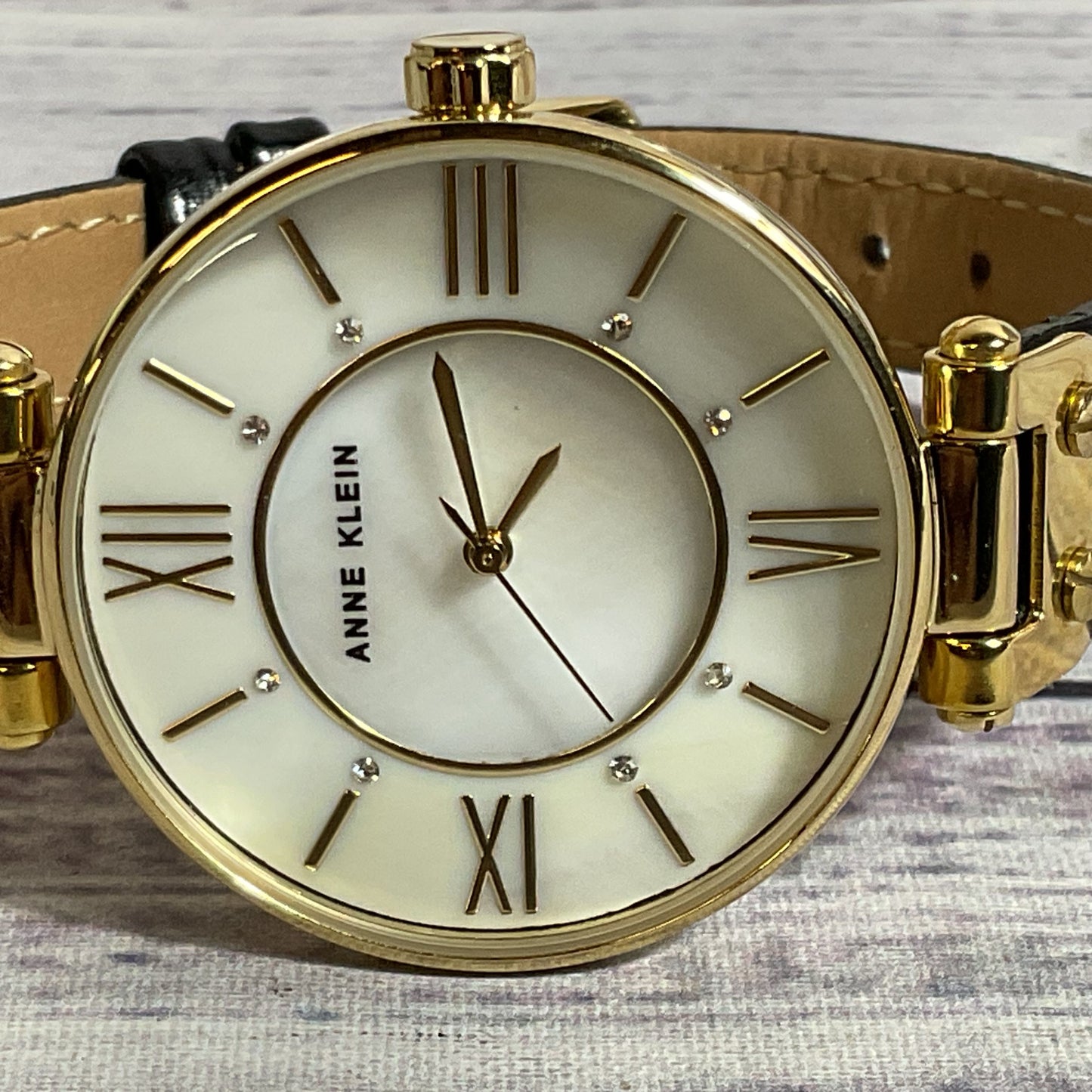 ANNE KLEIN AK3228 Women's Gold Tone Black Leather Embossed Band