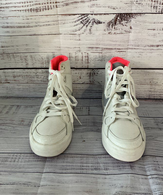 Men's Nike Air High-Top White Sneaker Size 9