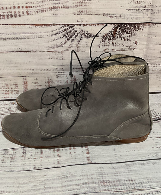 Ele Handmade Leather Ankle Length Flats Gray 8.5