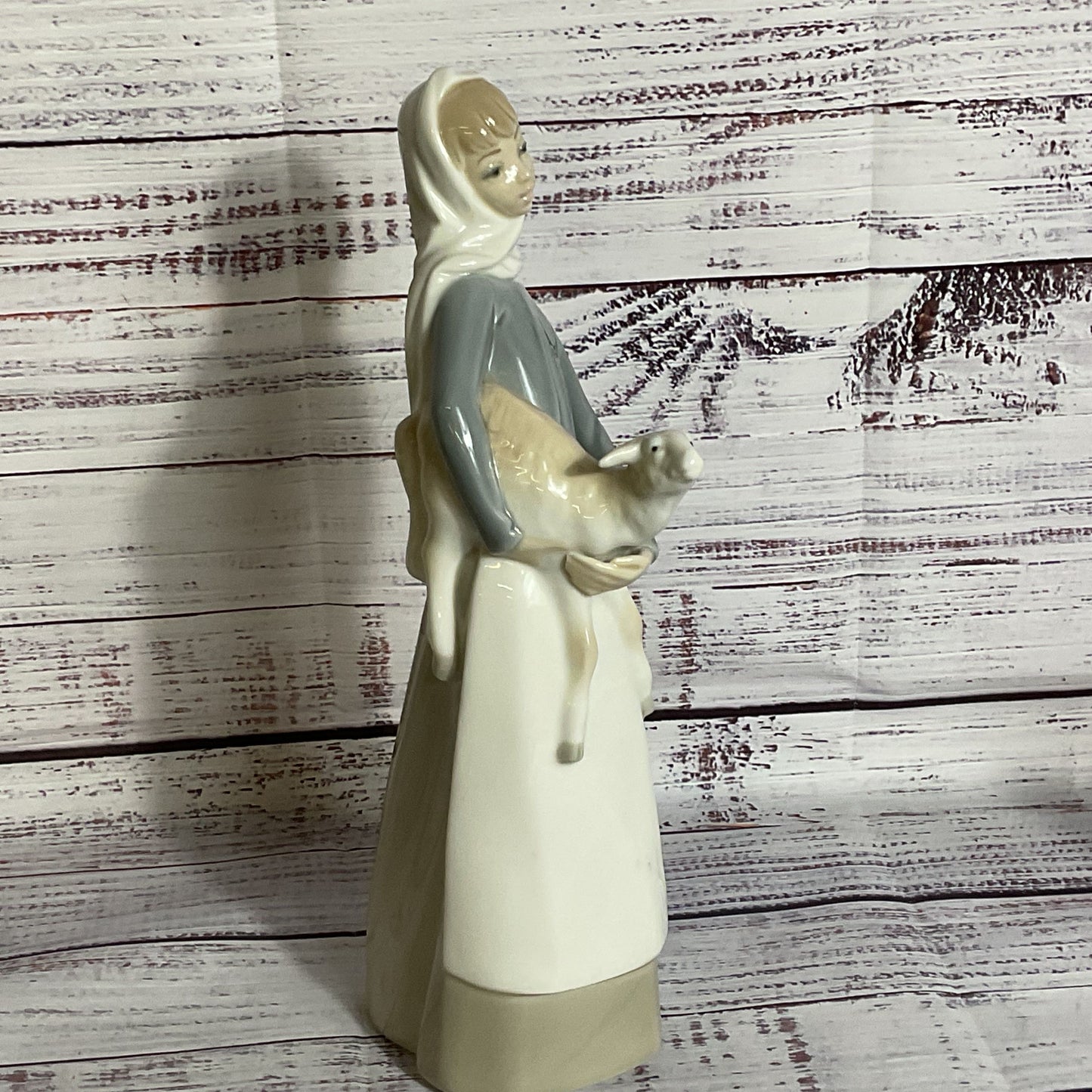 VTG. LLADRO Glossy Woman with Lamb 10.75" Figurine #G-22 M