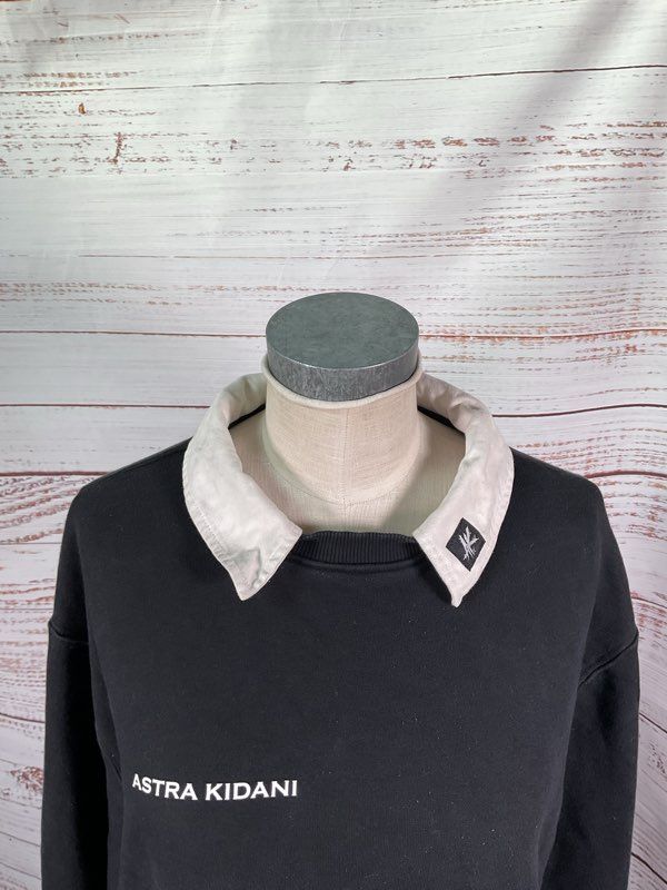 Astra Kidani Signature Collar Crewneck Black Sweater Size M Premium Cotton