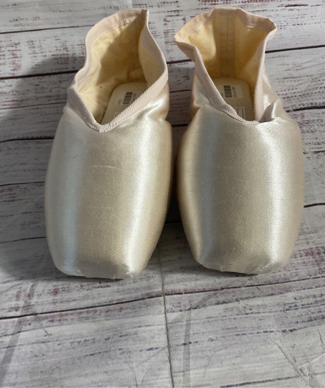 Russian Pointe Brava Pointe Shoe Pink Satin Ballet Size 41 w2 v2 MHF