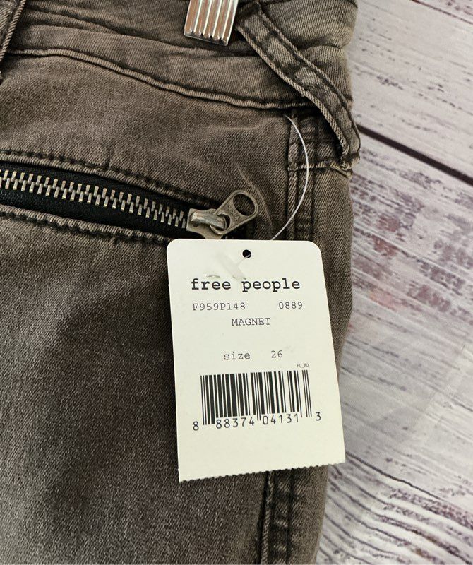 NWT Women's Free People Skinny Jeans w/ front zippers Size 26