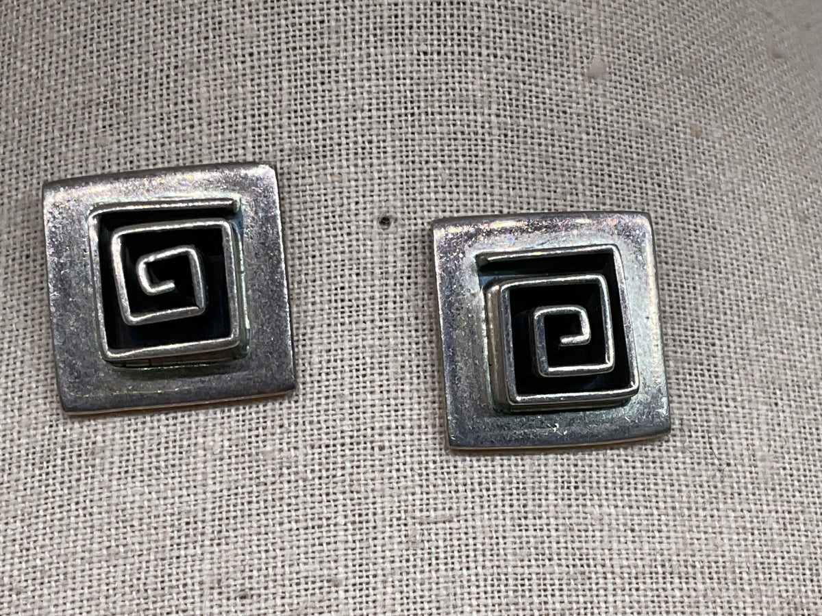 VTG. Native MEXICO Sterling Silver .75" Earrings- 13.26g