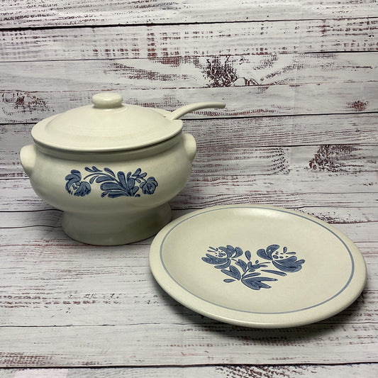 Pfaltzgraff Yorktowne Ceramic Soup Tureen With Lid & Ladle Plate