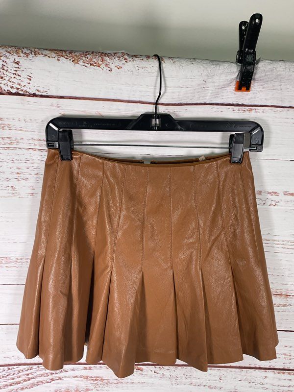 Alice + Olivia Carter Faux Leather Brown Pleated Mini Skirt Size 0 Women's
