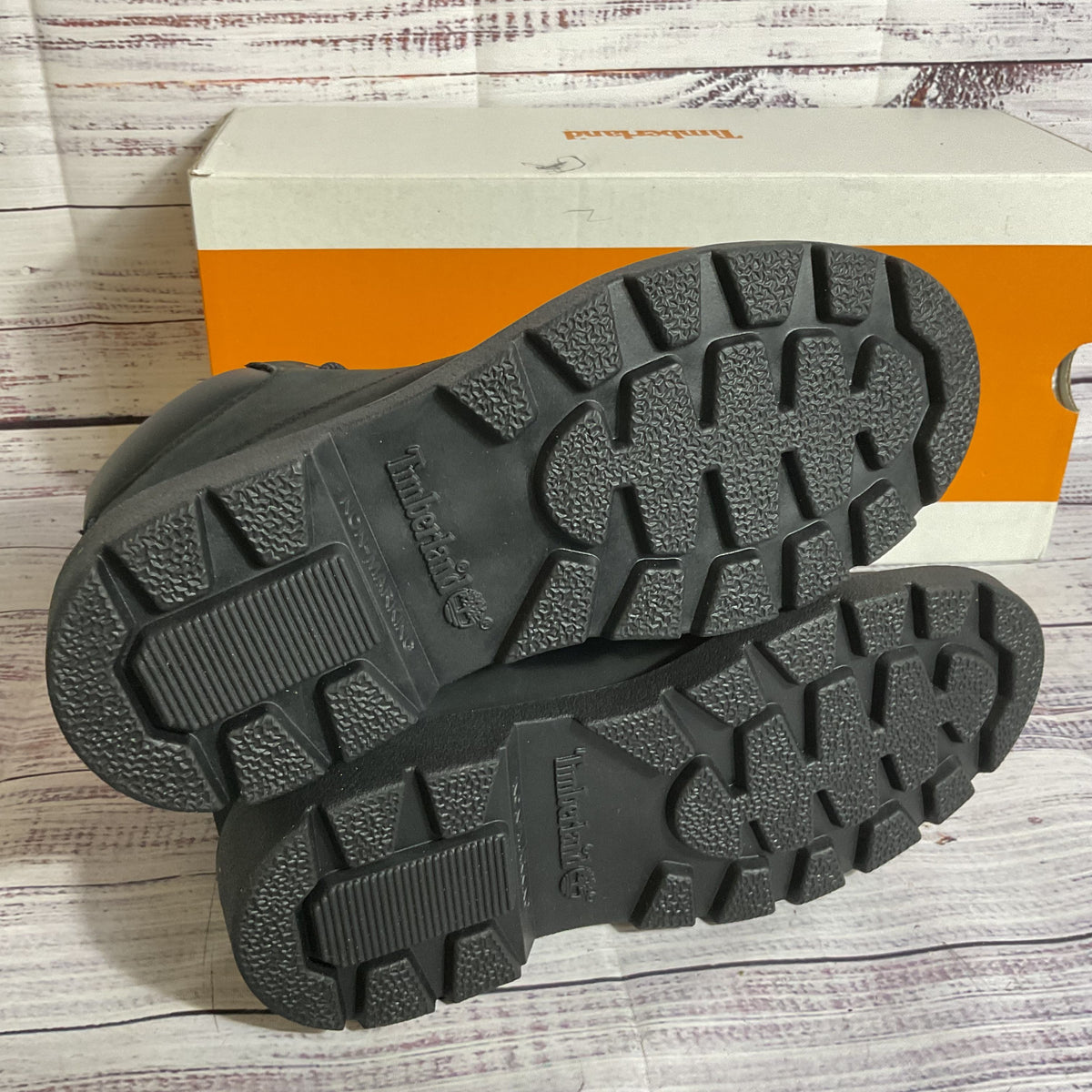 NWB TIMBERLAND Youth/Jeunes Unisex Black Classic Waterproof Boot- SZ 2