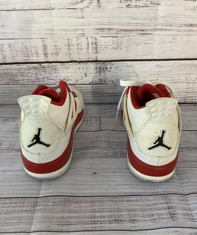 Unisex Kids Nike Air Jordan 4 Retro White With Red Sneaker Size 5Y