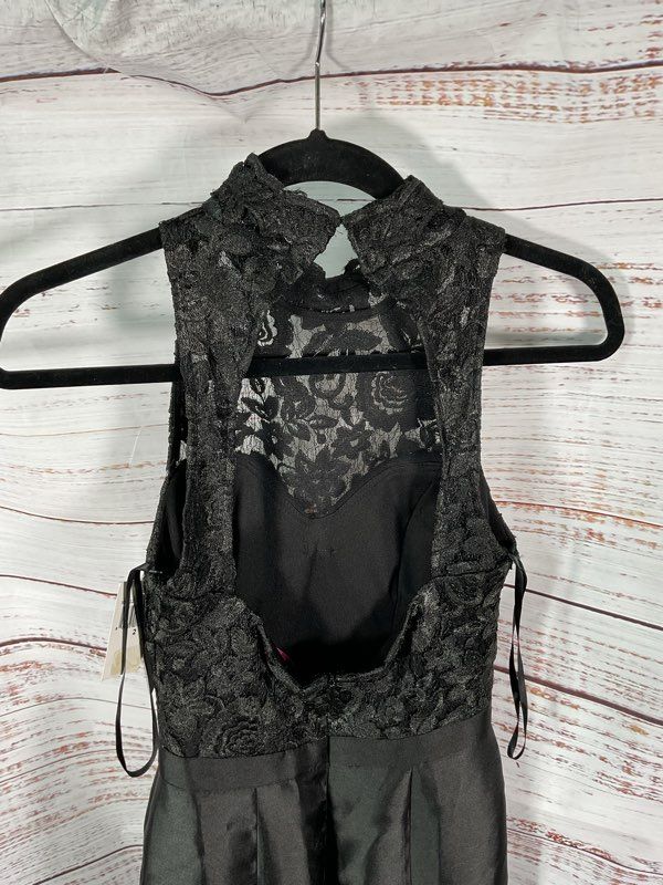 NEW Aqua Women's Black Lace Floral Top Long Gown Dress Size 2