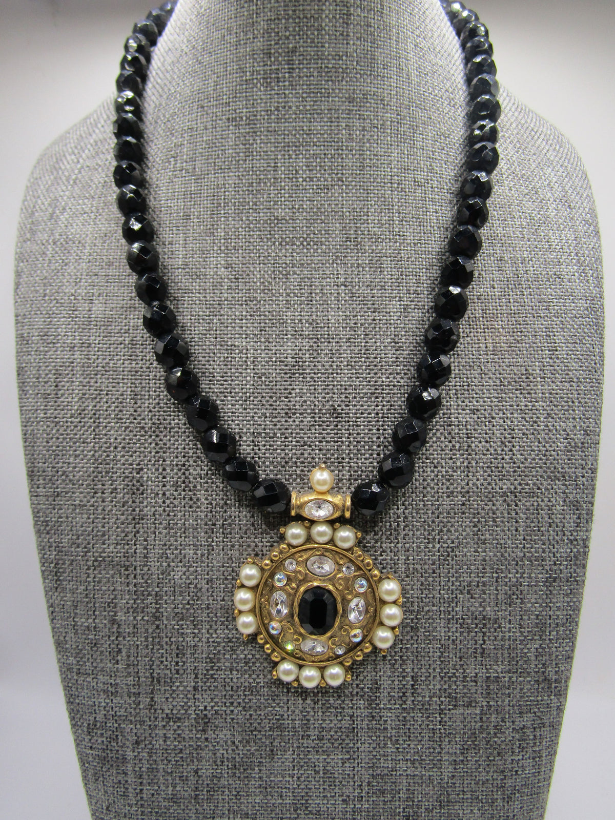 Vintage Gold Plated Faux Pearl Pedant Faceted Black Rhinestone Beaded Necklace