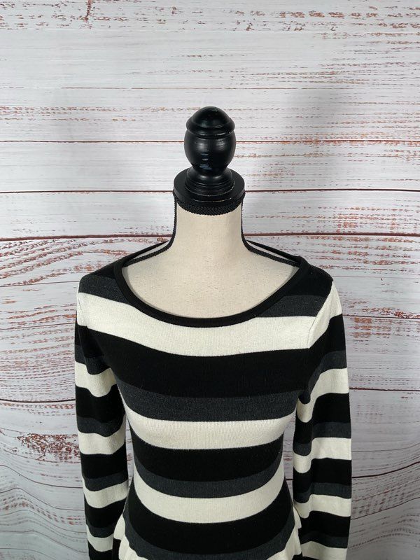 Vince Camuto Women's Long Sleeved Striped Sweater Dress Black/White Size S
